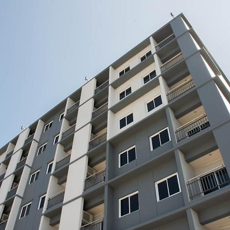 Lampang Residence Екстериор снимка